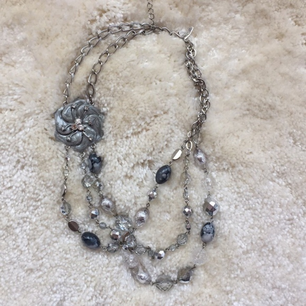 New York & Co fashion necklace